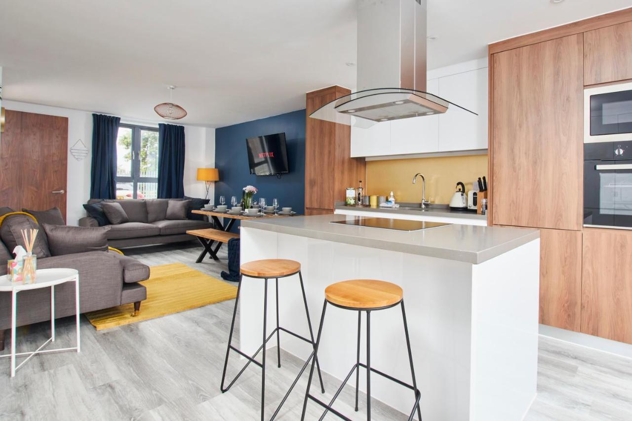 Fabulous 5 Bed House W Parking Villa Manchester Exterior foto
