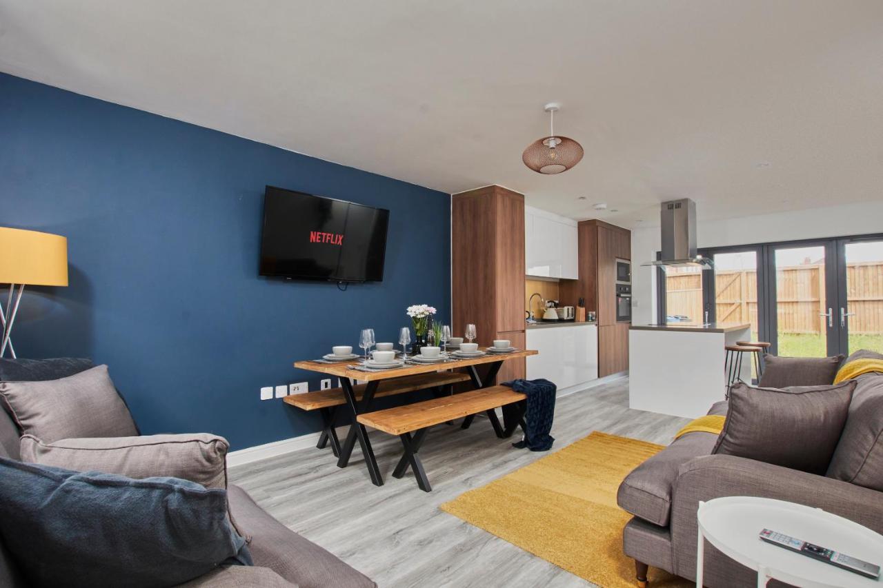 Fabulous 5 Bed House W Parking Villa Manchester Exterior foto